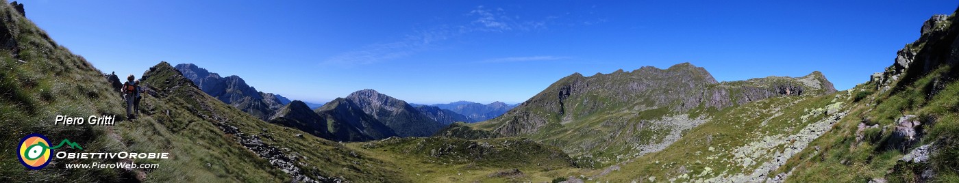 21 Salendo a Cima di Mezzeno passando sulle pendici del Monte delle Galline.jpg